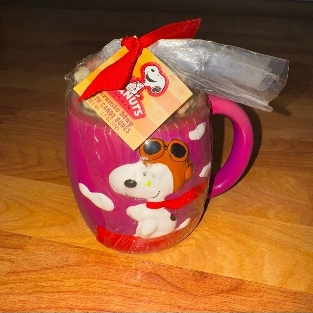 Vtg Peanuts Snoopy Ceramic Mug With Candy Bones New Never Opened Galerie Brand